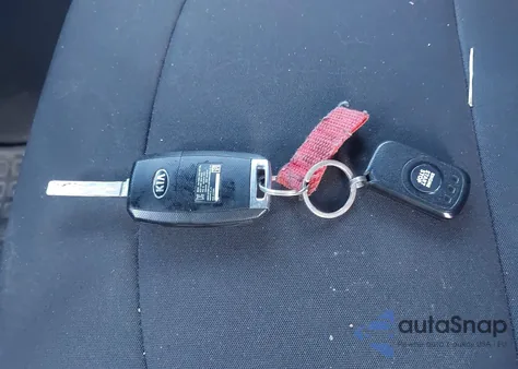 2014 Kia Soul ! from USA, damaged, VIN KNDJX3A55E7711543